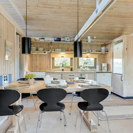 Aiva - 1-5km From The Sea By Interhome 펜션