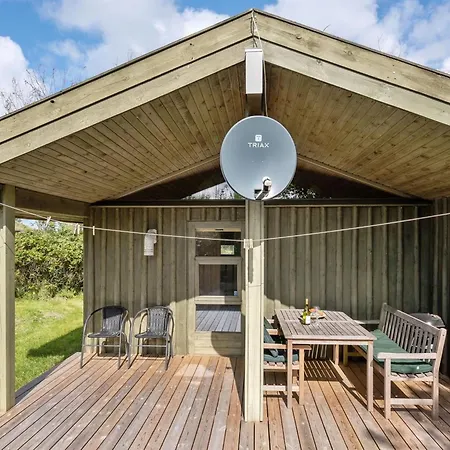 Prázdninový dům Aiva - 1-5km From The Sea By Interhome *